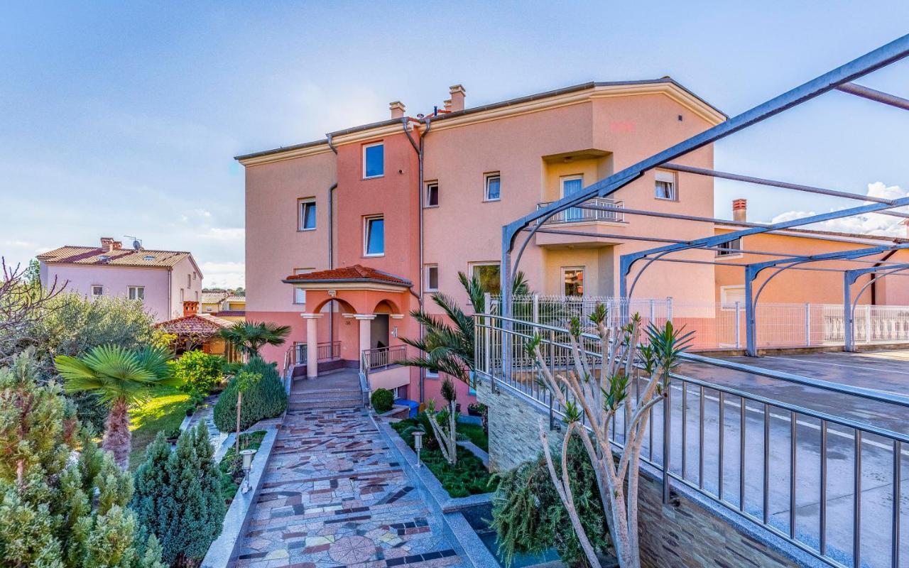 Istriensonne - Apartments Veruda Mit Grillterrasse Пула Экстерьер фото