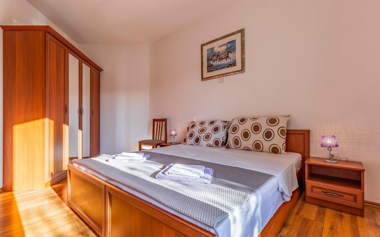 Istriensonne - Apartments Veruda Mit Grillterrasse Пула Экстерьер фото