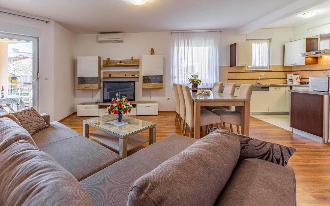 Istriensonne - Apartments Veruda Mit Grillterrasse Пула Экстерьер фото