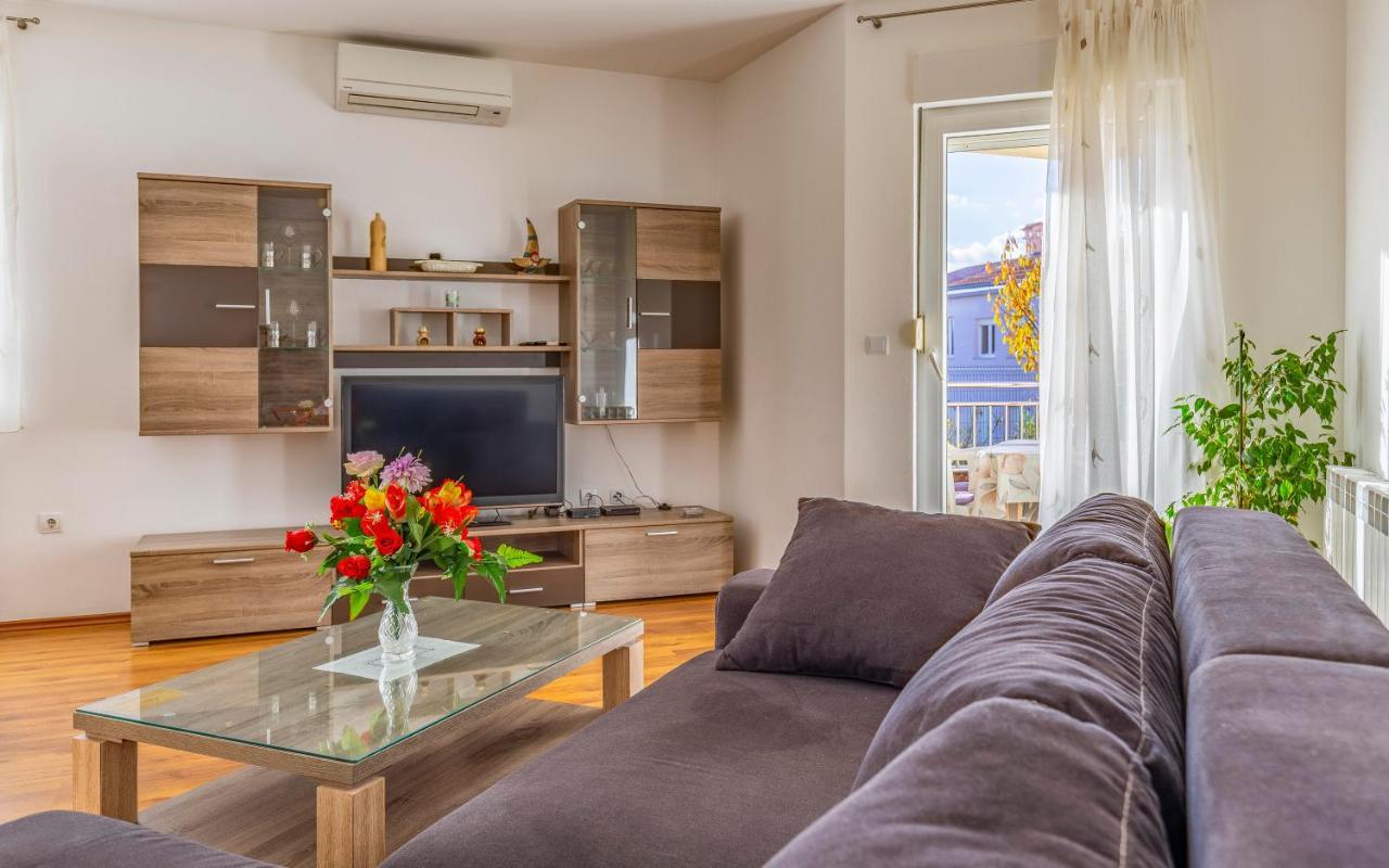 Istriensonne - Apartments Veruda Mit Grillterrasse Пула Экстерьер фото